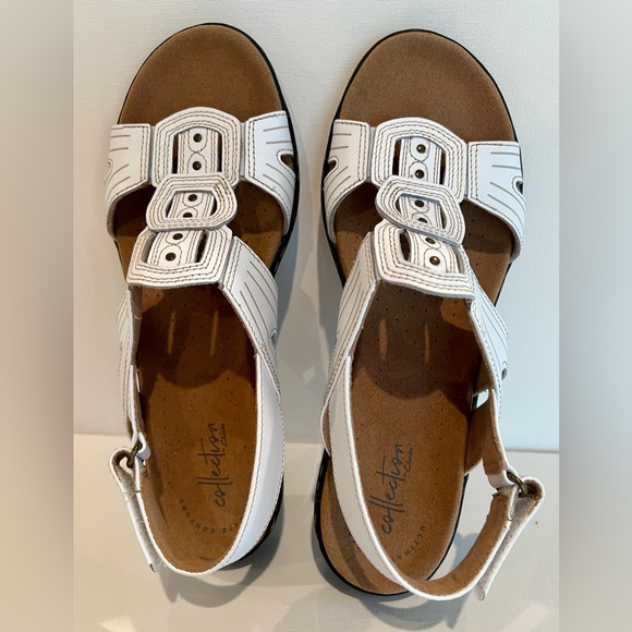 Clarks LEISA VINE Leather Size 8M White Buckle Sandals Wedge Heel - Picture 2 of 9